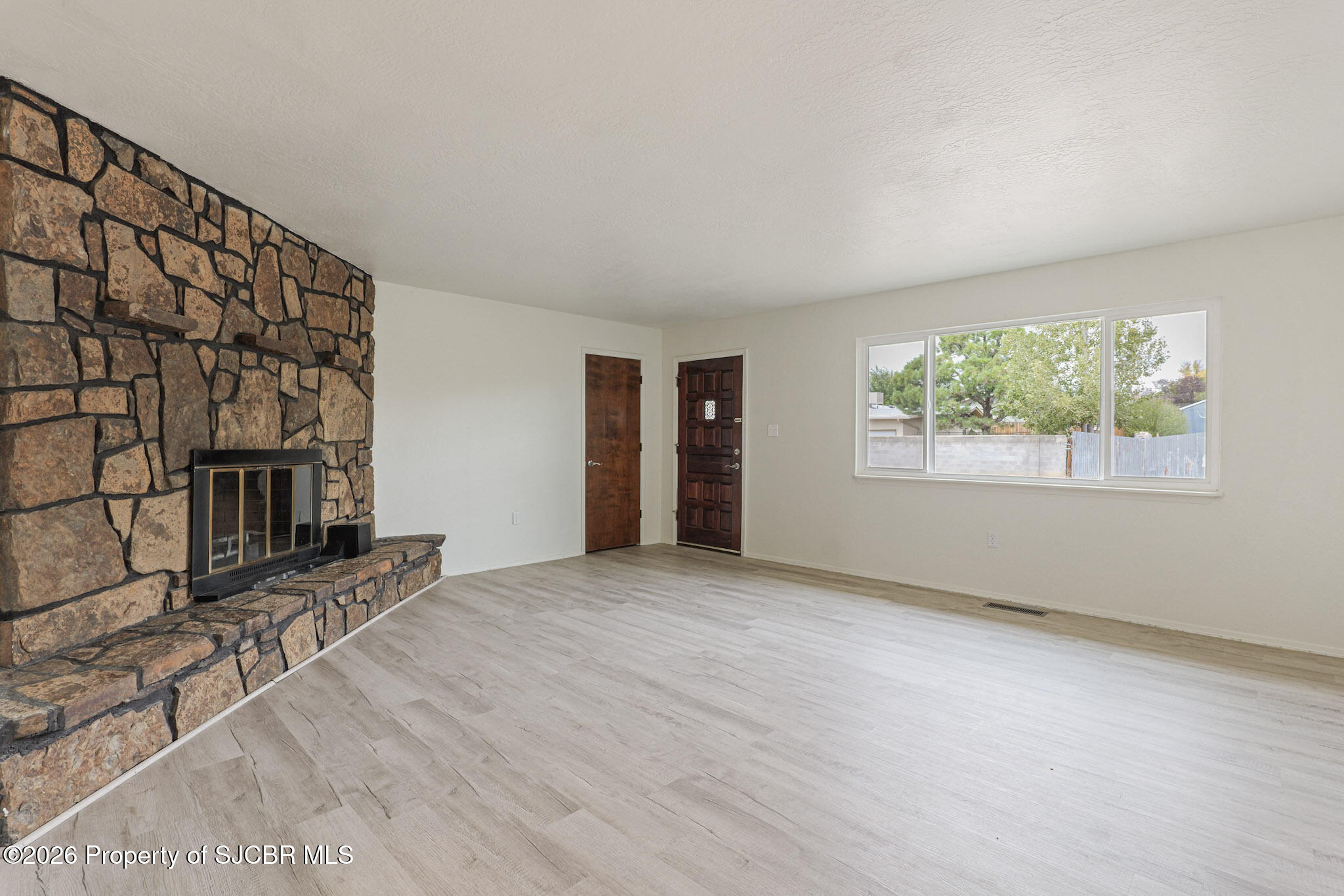 503 W 31ST Street - Photo 3