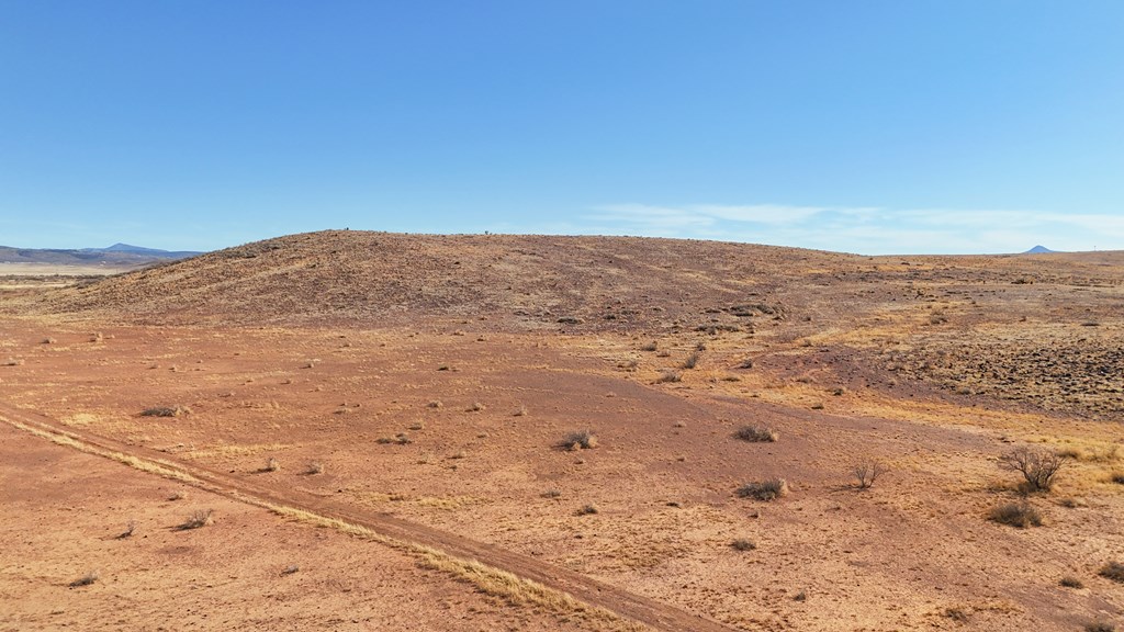 3190 Kimball Lane, Alpine, Texas image 4