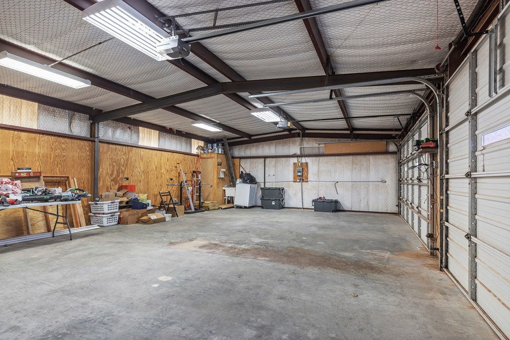 10950 E Drake St, Gardendale, Texas image 32