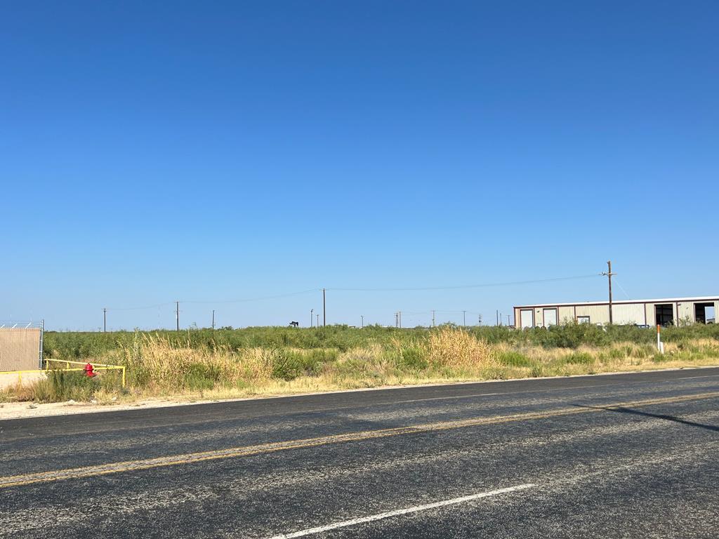 Photo 1 of 1 — 700 SW Mustang Dr, Andrews, TX 79714