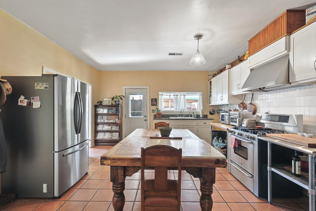 607 W 2nd St, Van Horn, Texas image 8