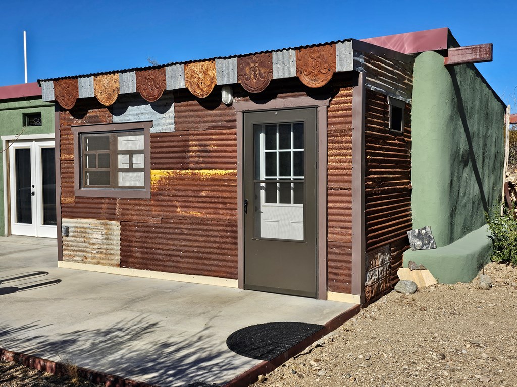 881 Mud Spring Road, Terlingua, Texas image 38