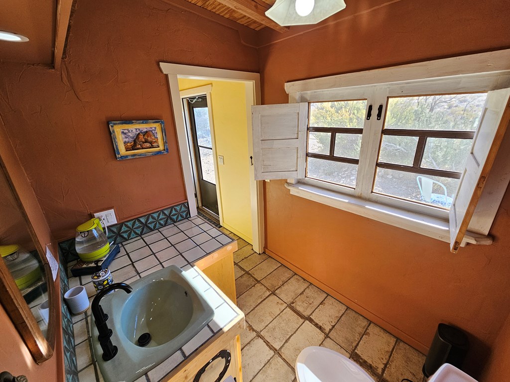 881 Mud Spring Road, Terlingua, Texas image 31