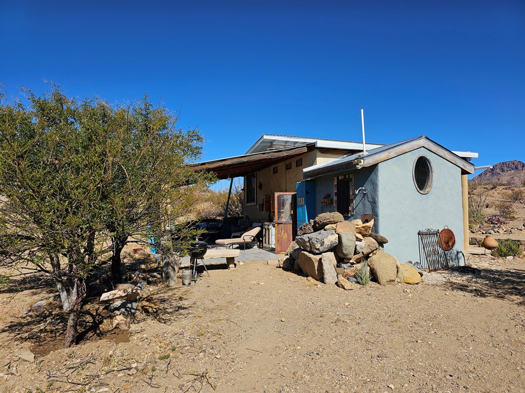 881 Mud Spring Road, Terlingua, Texas image 20