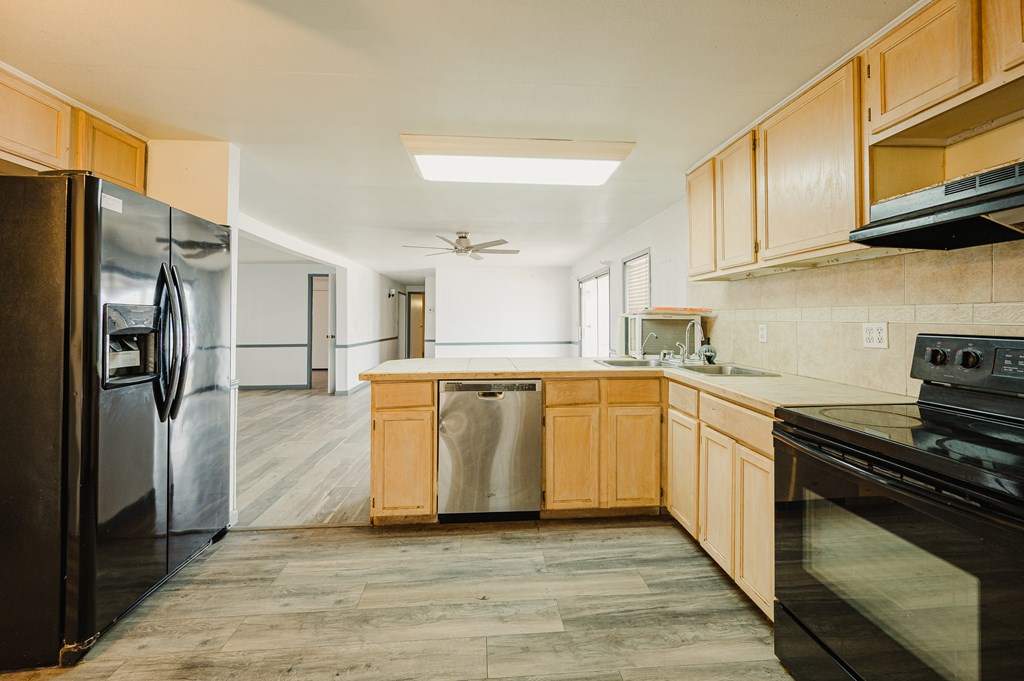 1910 N Stockton Ave, Odessa, Texas image 28