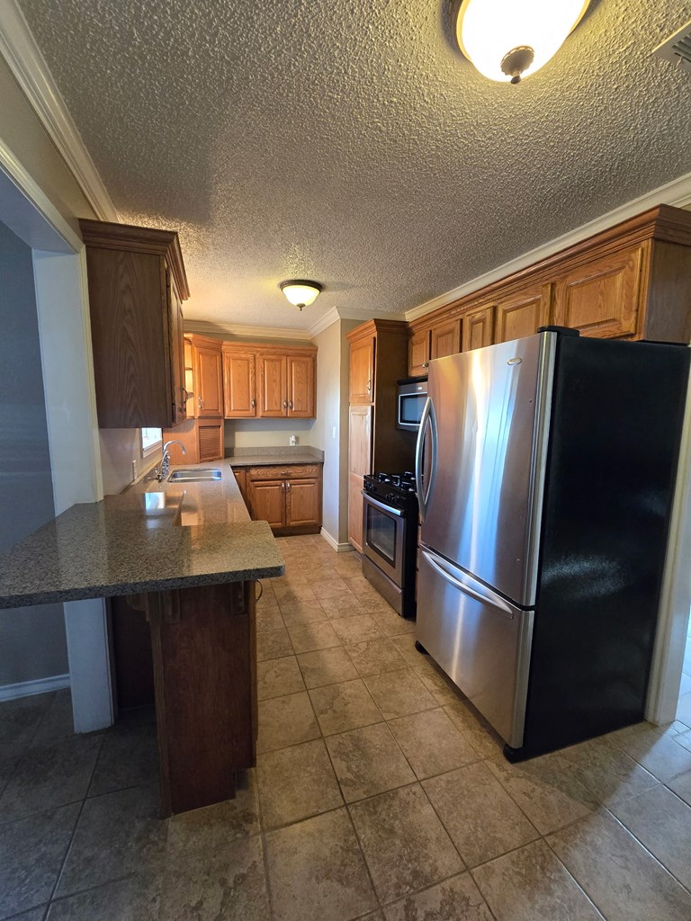 405 SW 9th St, Andrews, Texas image 2