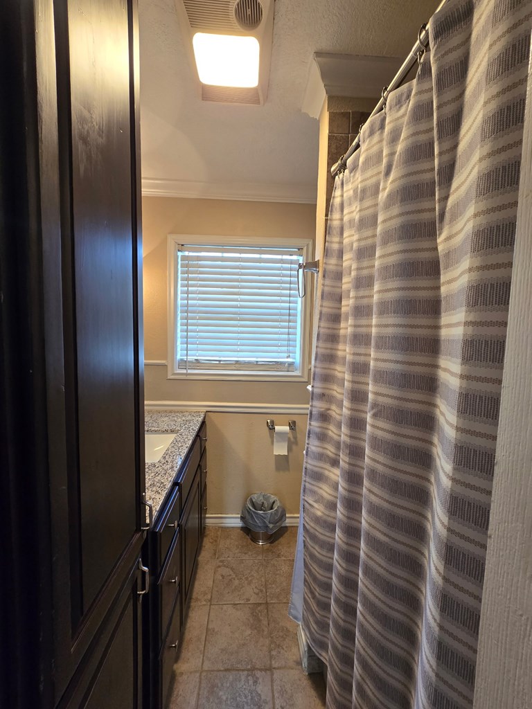 405 SW 9th St, Andrews, Texas image 7