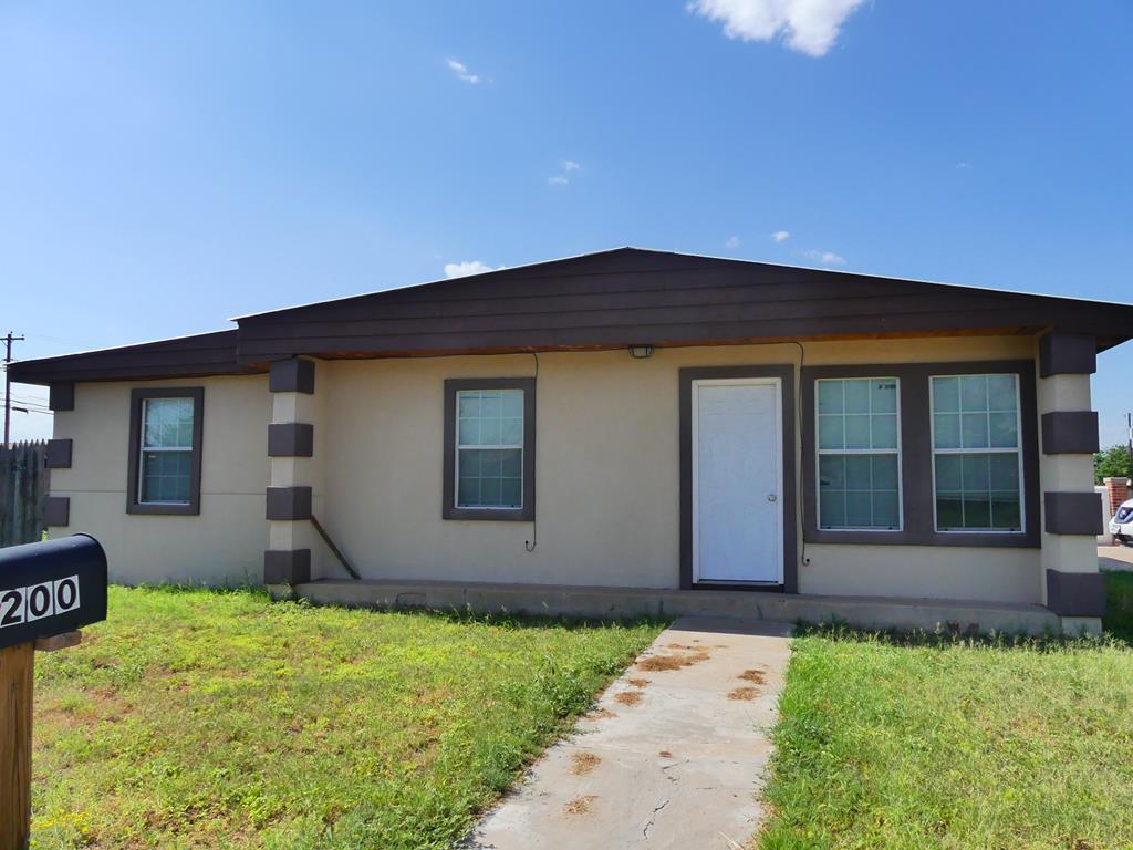 200 SW Ave E, Andrews, Texas image 1