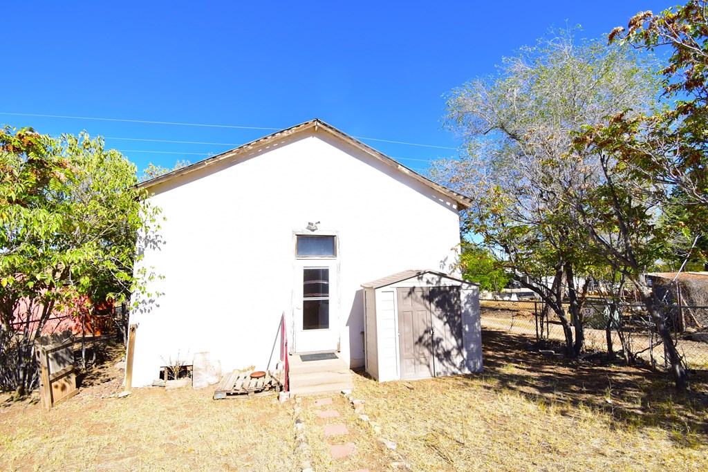 202 W Gallego Ave, Alpine, Texas image 14