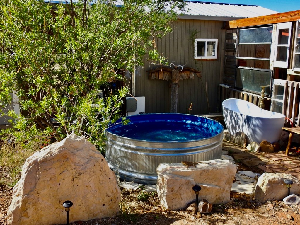 1005 Harold Wynne Road, Terlingua, Texas image 8