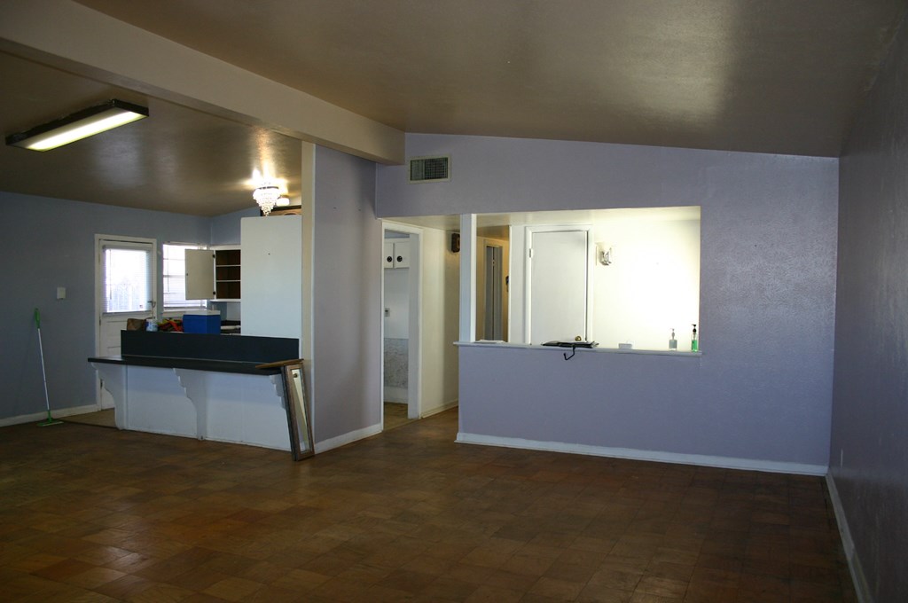 706 Spraberry Dr, Midland, Texas image 3