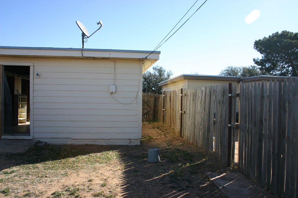 706 Spraberry Dr, Midland, Texas image 22