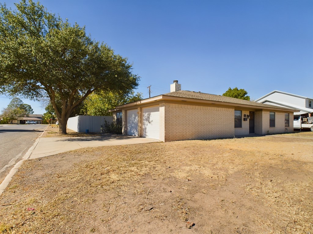 1621 S Hackberry St, Pecos, Texas image 3