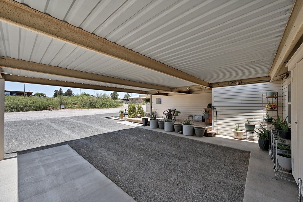 1110 N Ordenar St, Marfa, Texas image 3