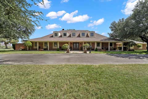 Homes For Sale - 2211 Oaklawn Dr<br/> Kermit, TX 79745