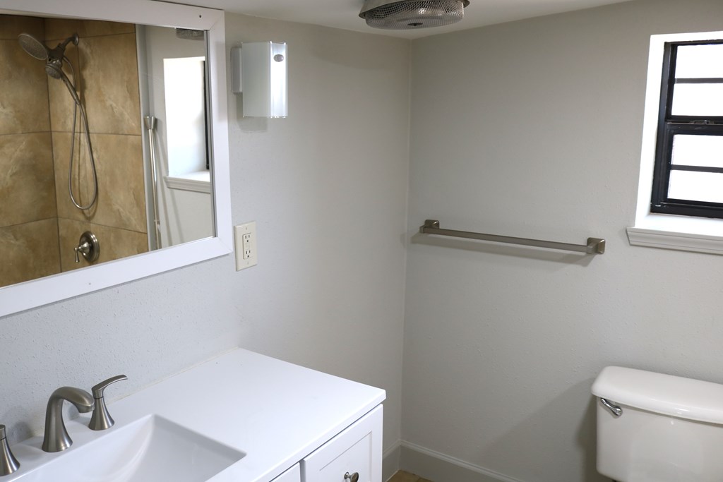 702 W Murphy Ave, Alpine, Texas image 12