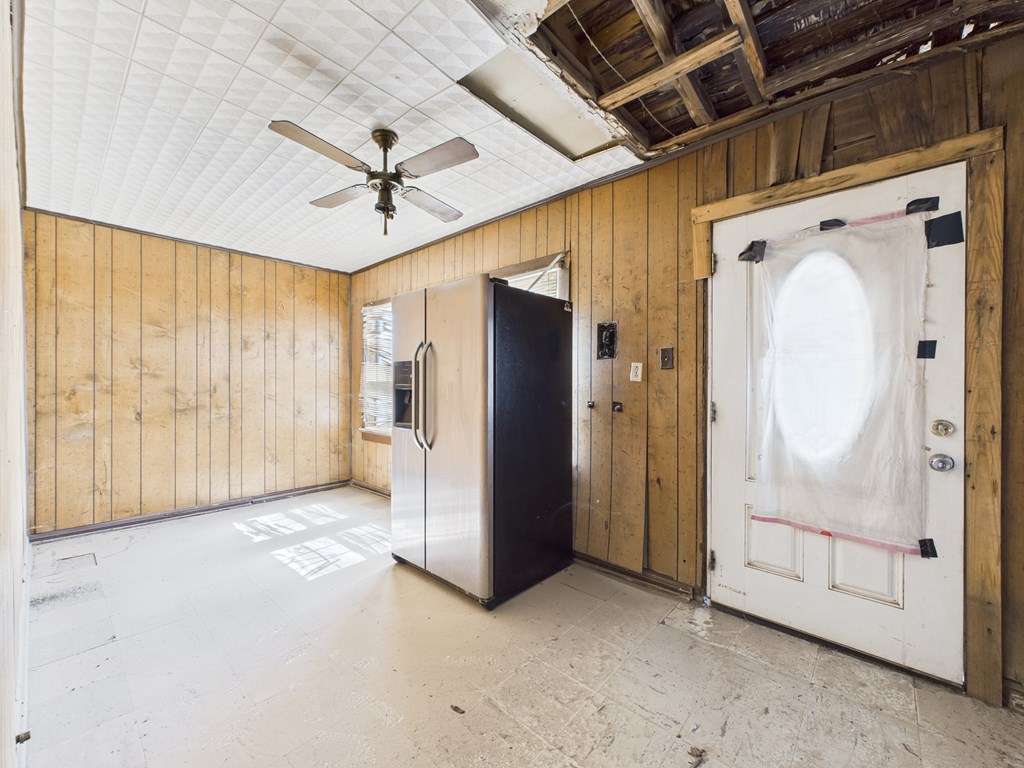 401 S Park St, Pecos, Texas image 3