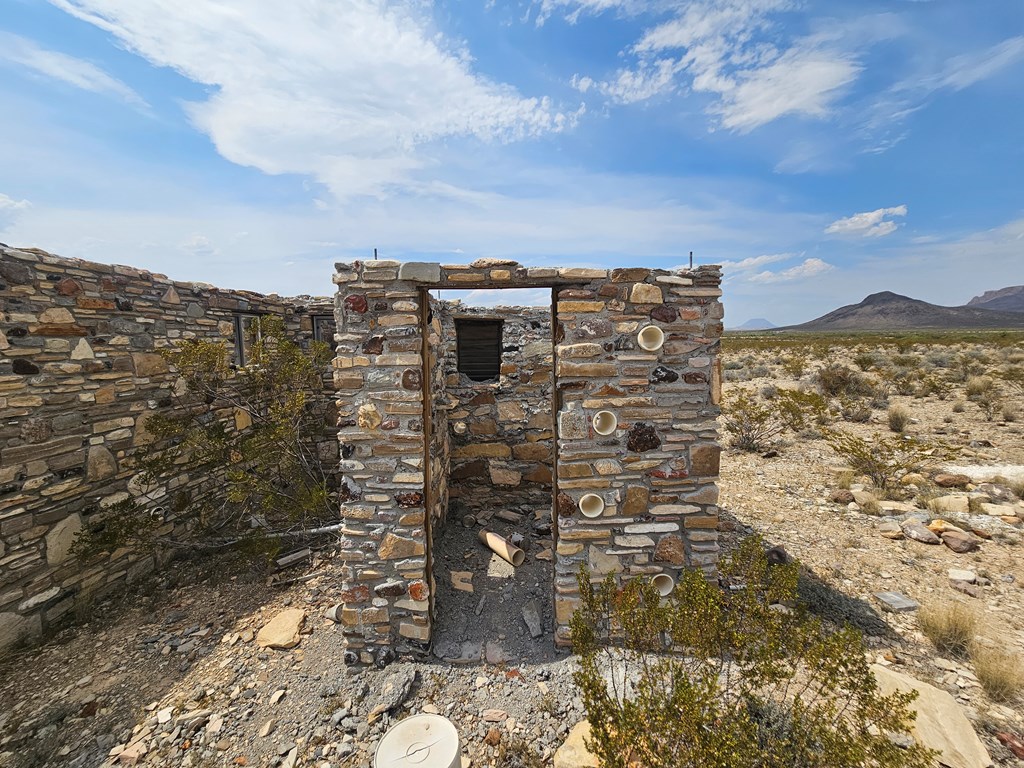 G116 Bad Bunny Rd, Terlingua, Texas image 16