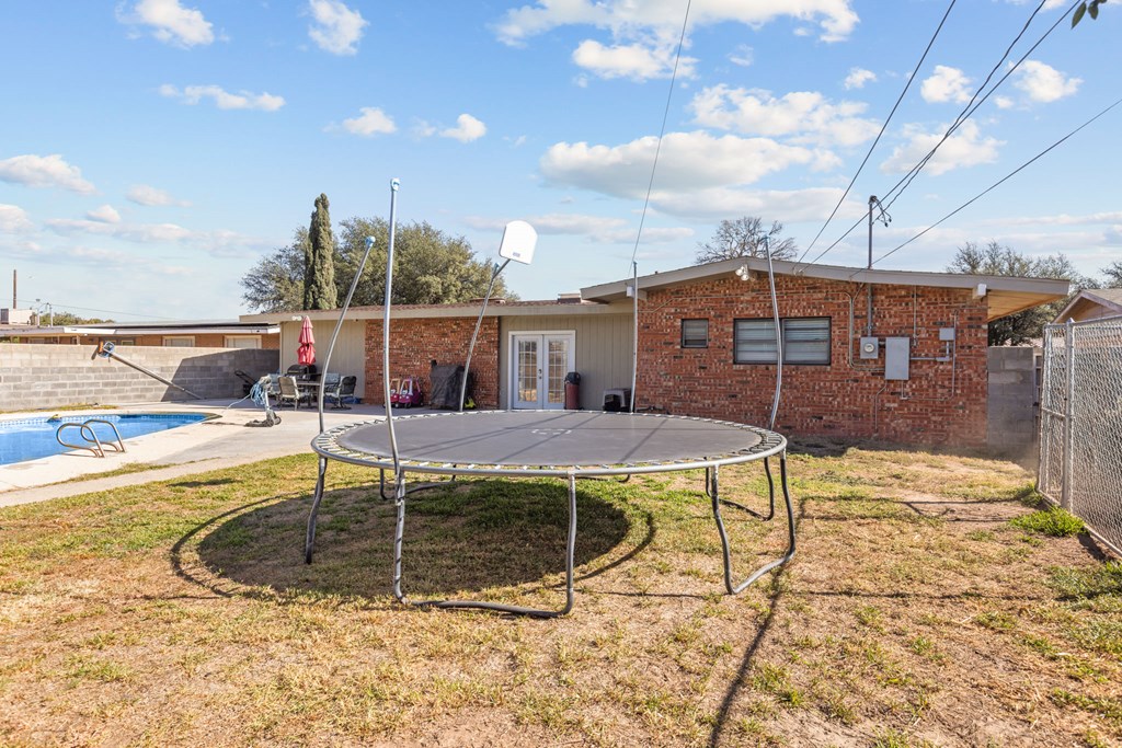 2923 Chisum Ave, Odessa, Texas image 24