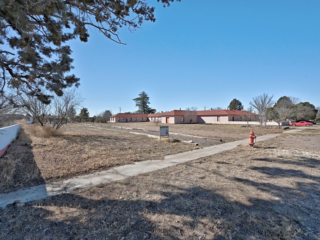 705 W Bonnie St, Marfa, Texas image 8