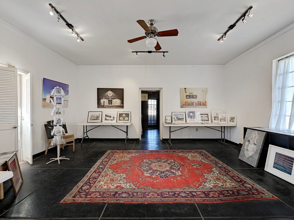 705 W Bonnie St, Marfa, Texas image 24