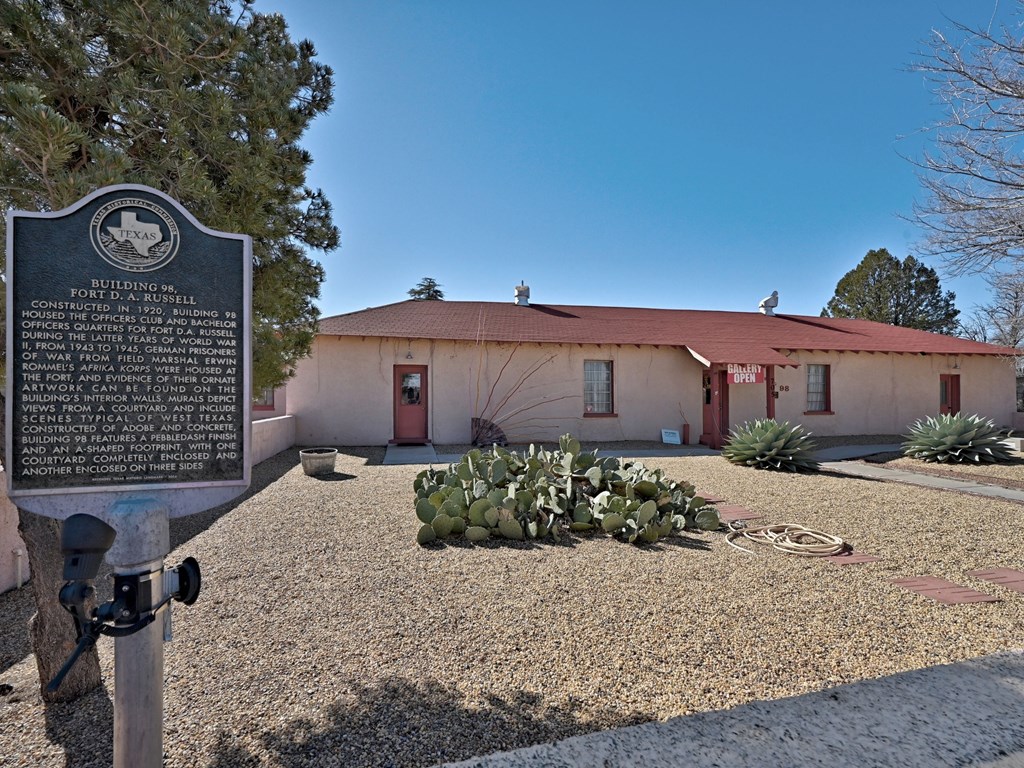 705 W Bonnie St, Marfa, Texas image 3