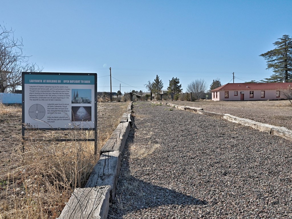 705 W Bonnie St, Marfa, Texas image 7