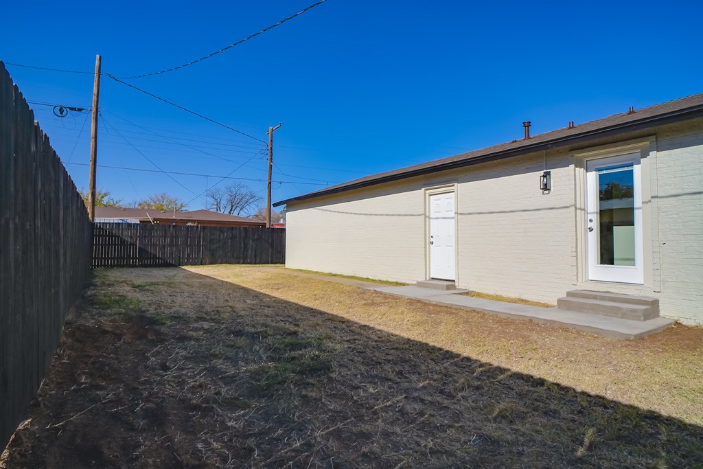 1111 NW 8th Place, Andrews, Texas image 28