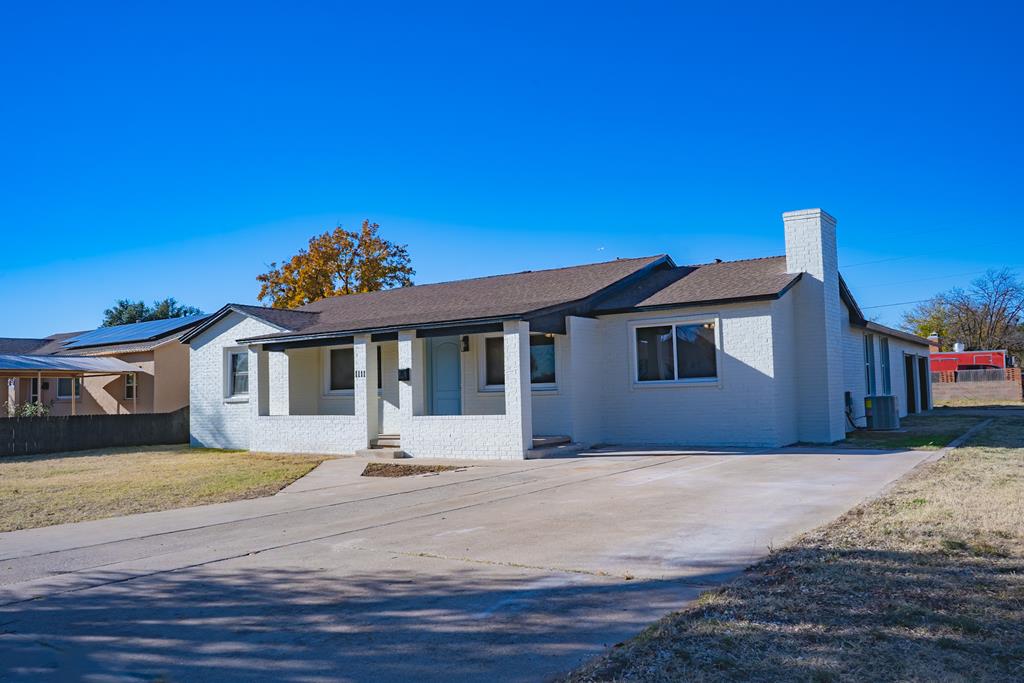 1111 NW 8th Place, Andrews, Texas image 1