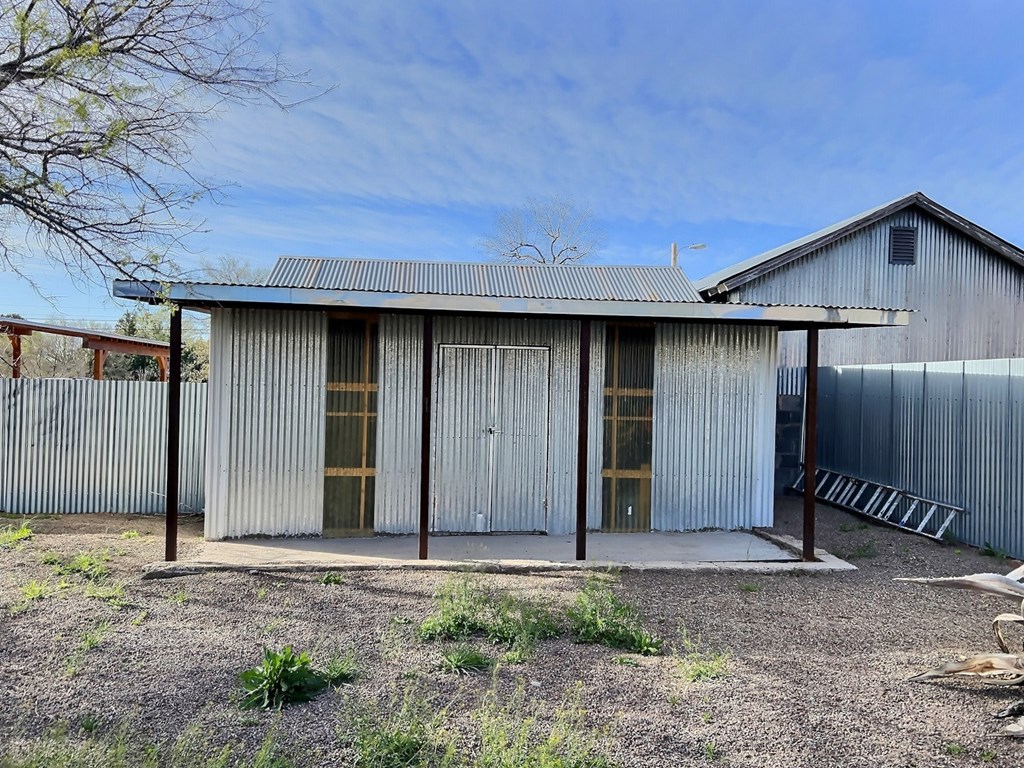 803 N Gonzales St, Marfa, Texas image 20