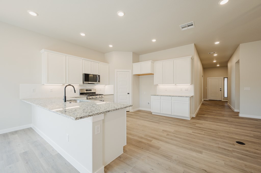 408 Farmstead Lane, Odessa, Texas image 6