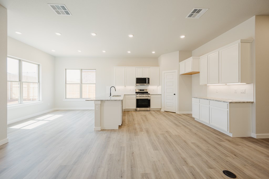 408 Farmstead Lane, Odessa, Texas image 5