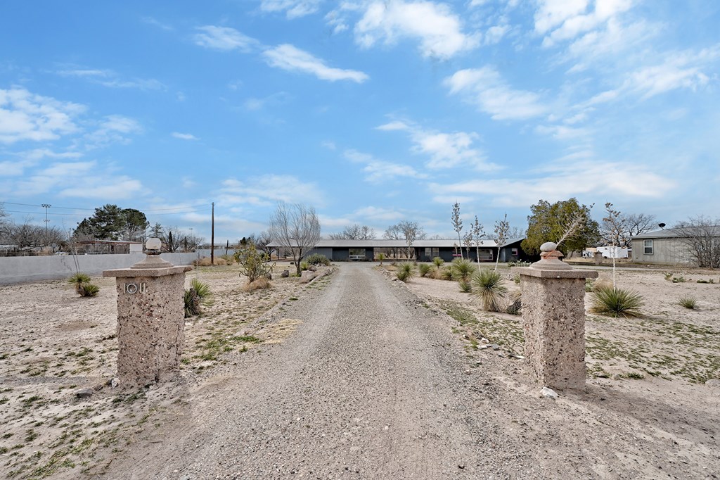 1011 W Washington St, Marfa, Texas image 5