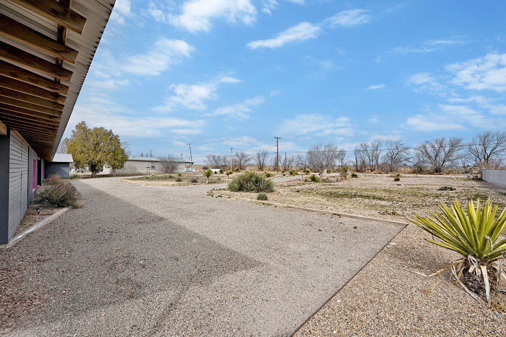 1011 W Washington St, Marfa, Texas image 8