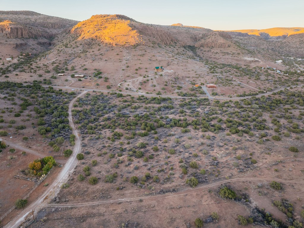 000 Wagon Rd, Alpine, Texas image 26
