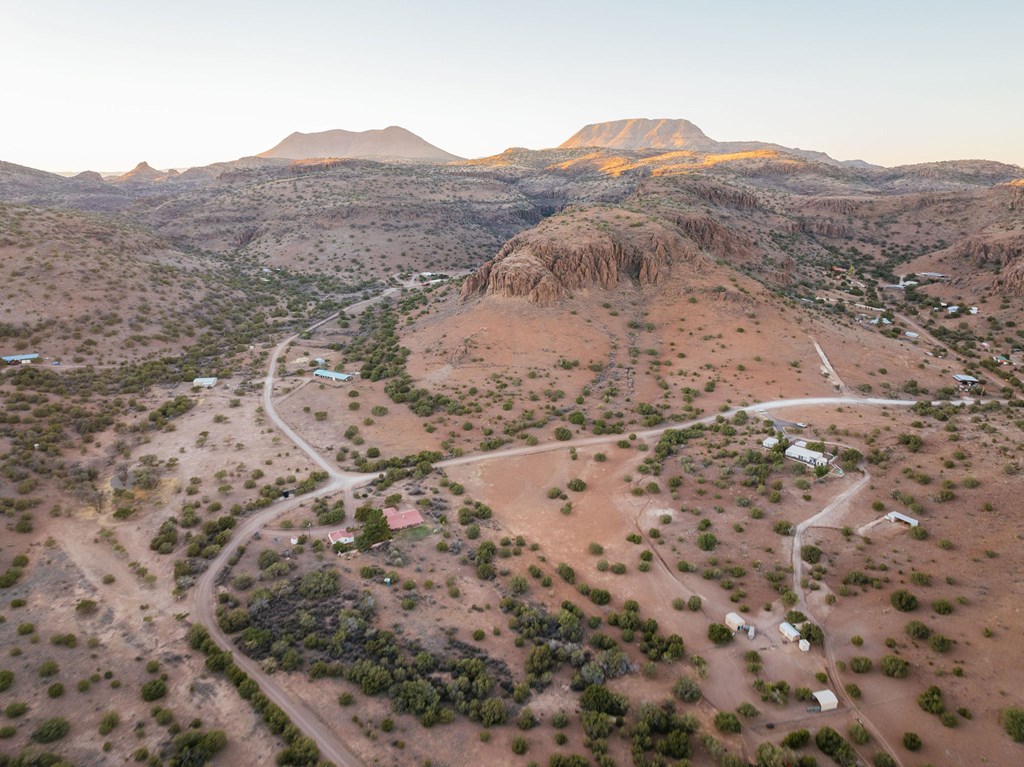 000 Wagon Rd, Alpine, Texas image 36