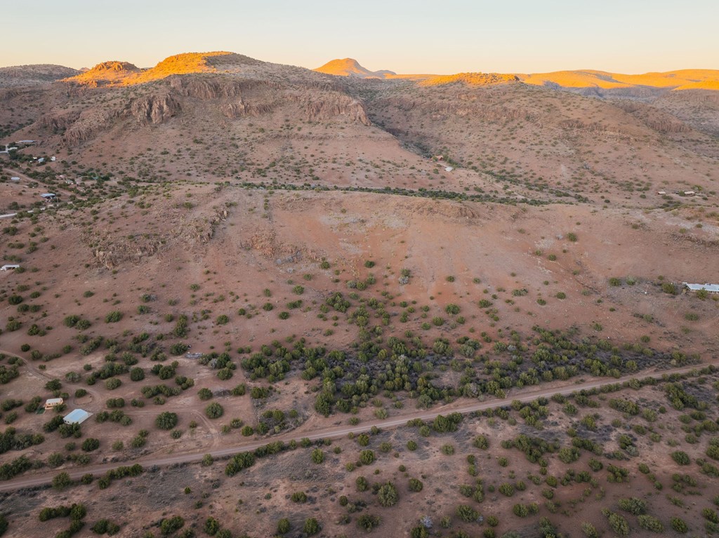 000 Wagon Rd, Alpine, Texas image 35