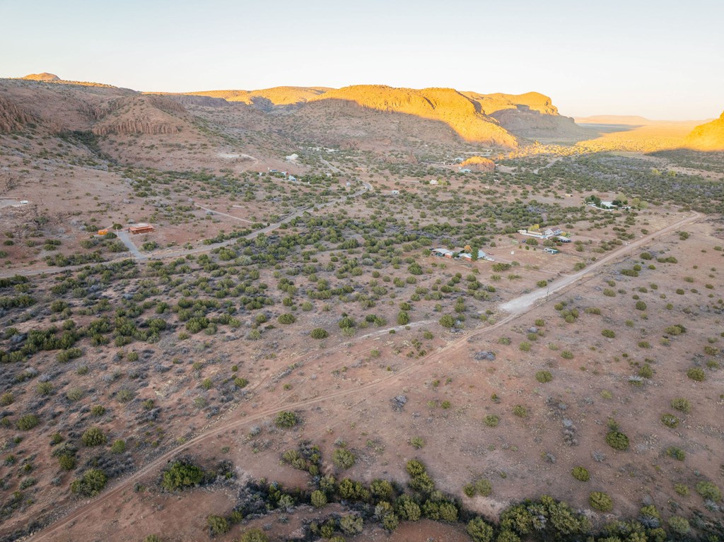 000 Wagon Rd, Alpine, Texas image 27