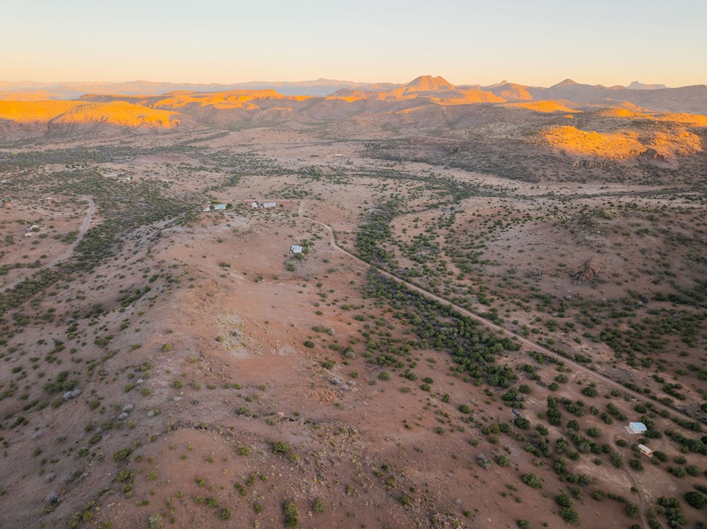 000 Wagon Rd, Alpine, Texas image 45
