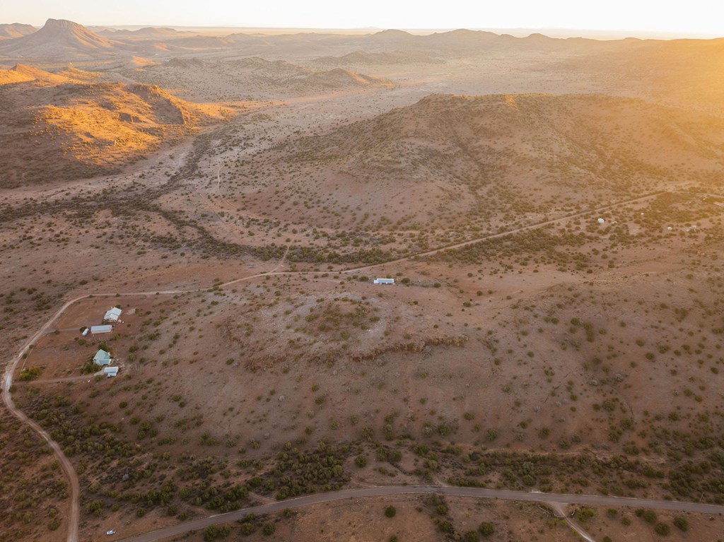 000 Wagon Rd, Alpine, Texas image 33