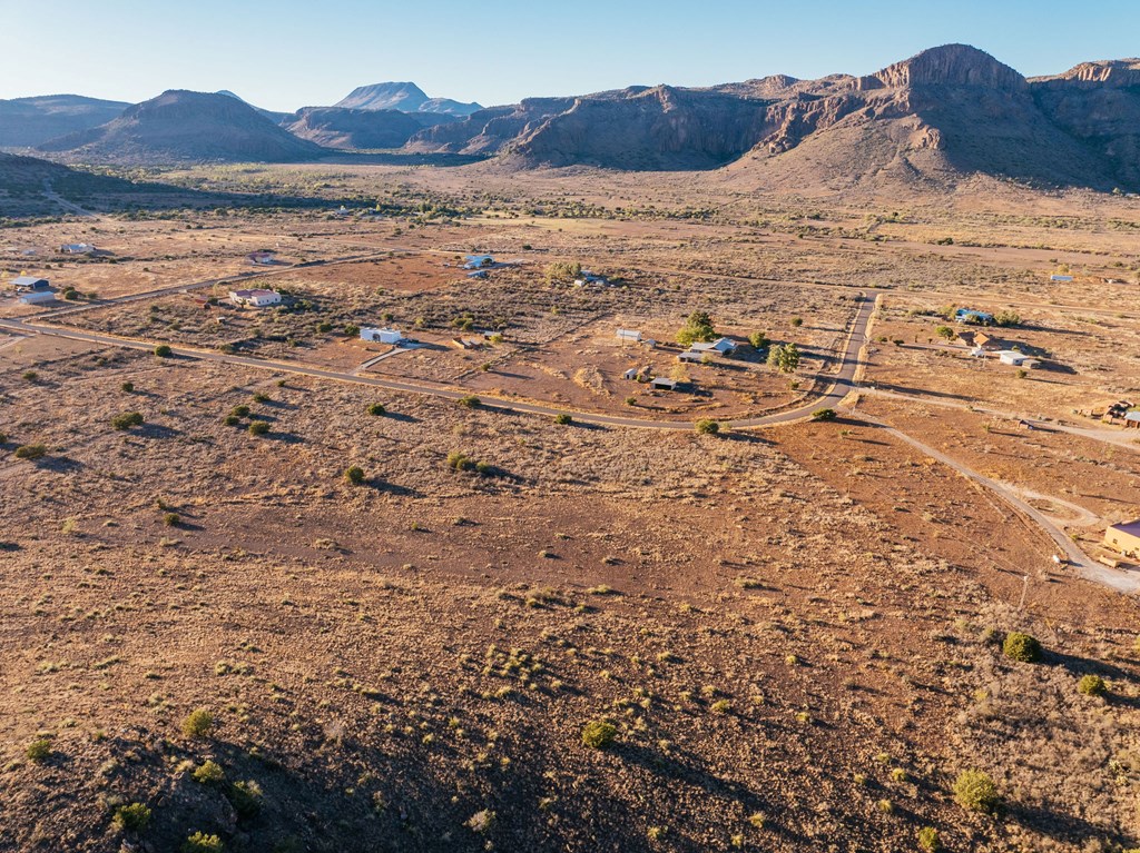 000 Wagon Rd, Alpine, Texas image 2