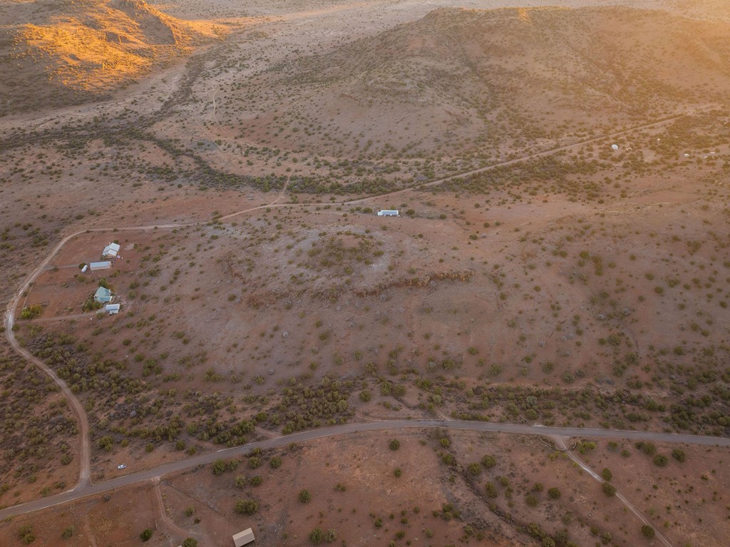 000 Wagon Rd, Alpine, Texas image 32