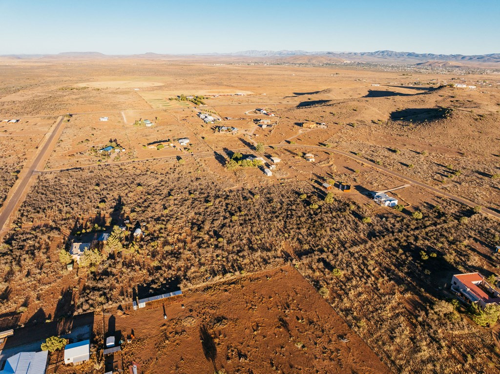 000 Wagon Rd, Alpine, Texas image 11