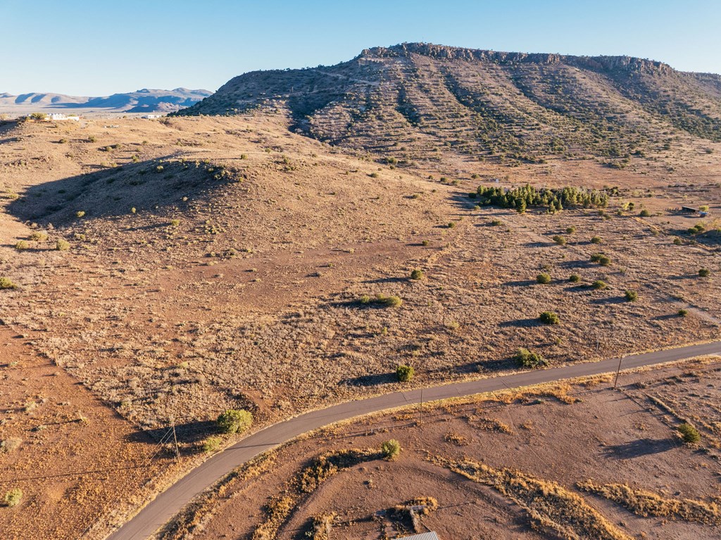 000 Wagon Rd, Alpine, Texas image 4