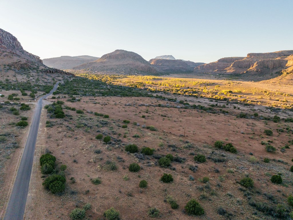 000 Wagon Rd, Alpine, Texas image 17