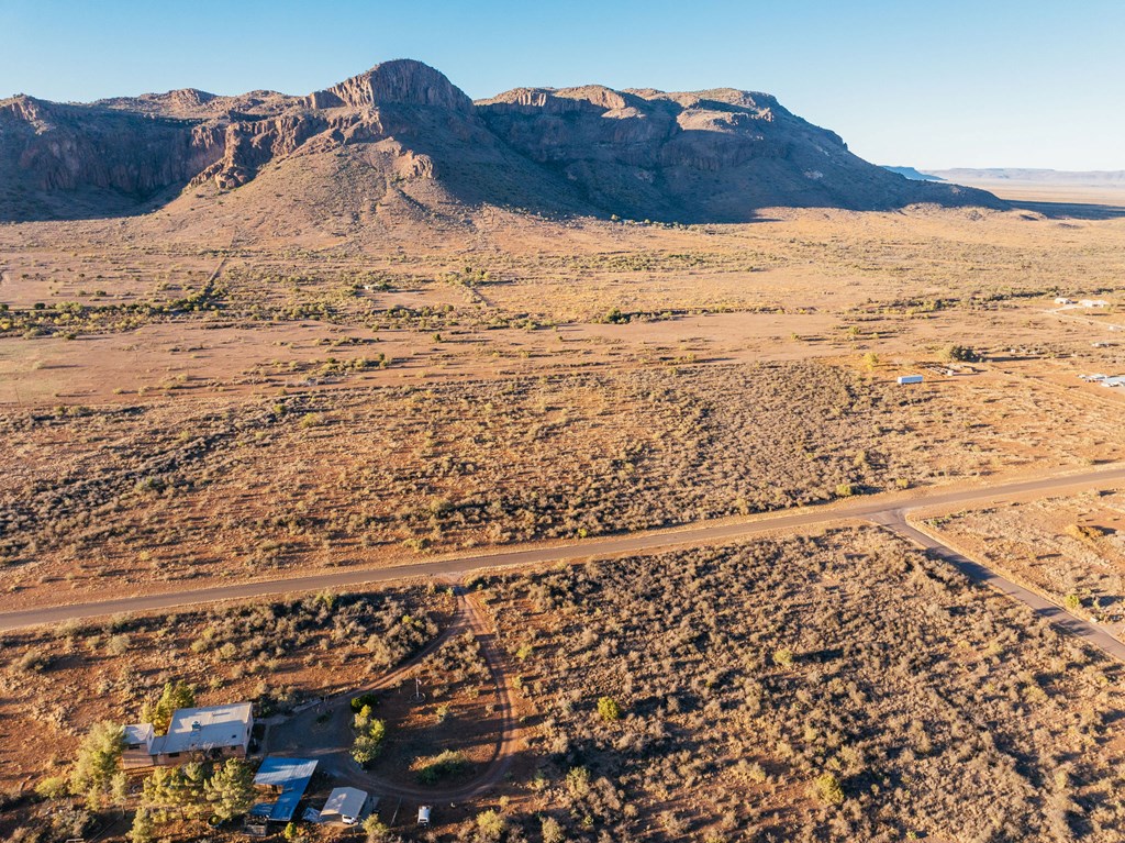 000 Wagon Rd, Alpine, Texas image 7