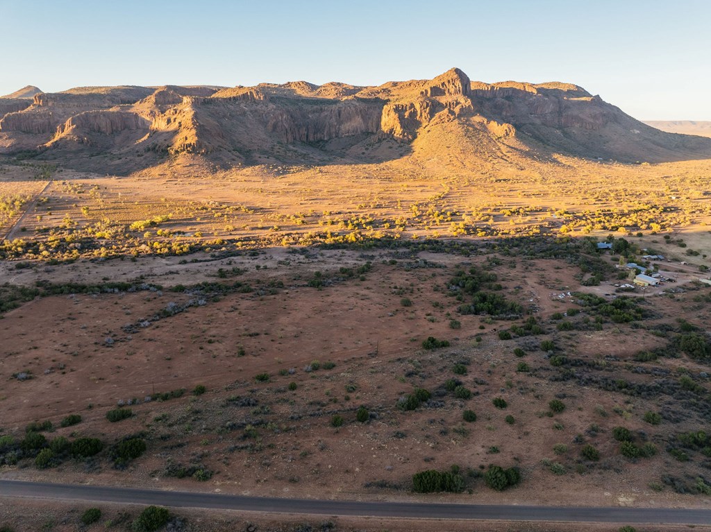 000 Wagon Rd, Alpine, Texas image 19