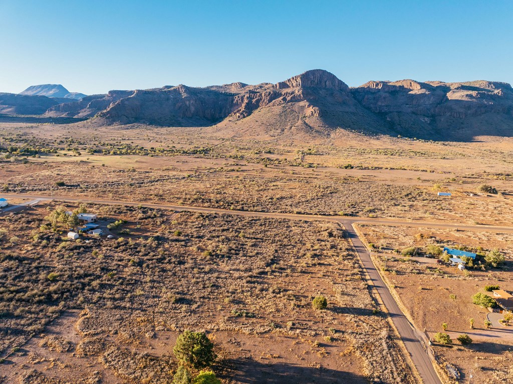 000 Wagon Rd, Alpine, Texas image 3