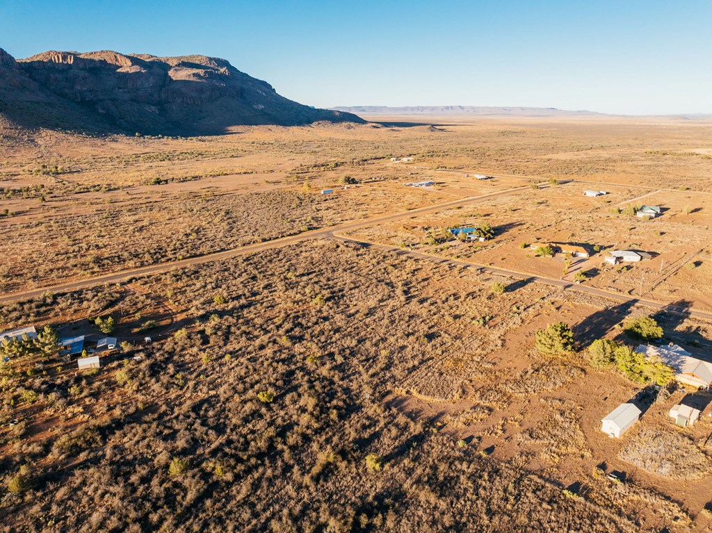 000 Wagon Rd, Alpine, Texas image 6