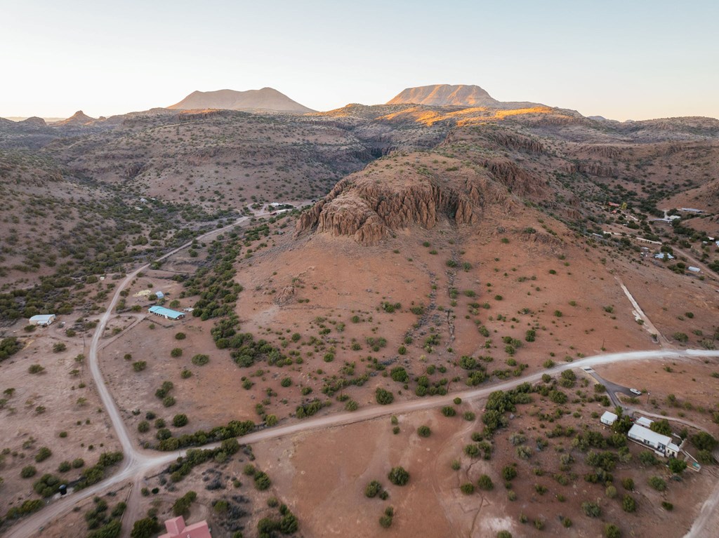 000 Wagon Rd, Alpine, Texas image 37